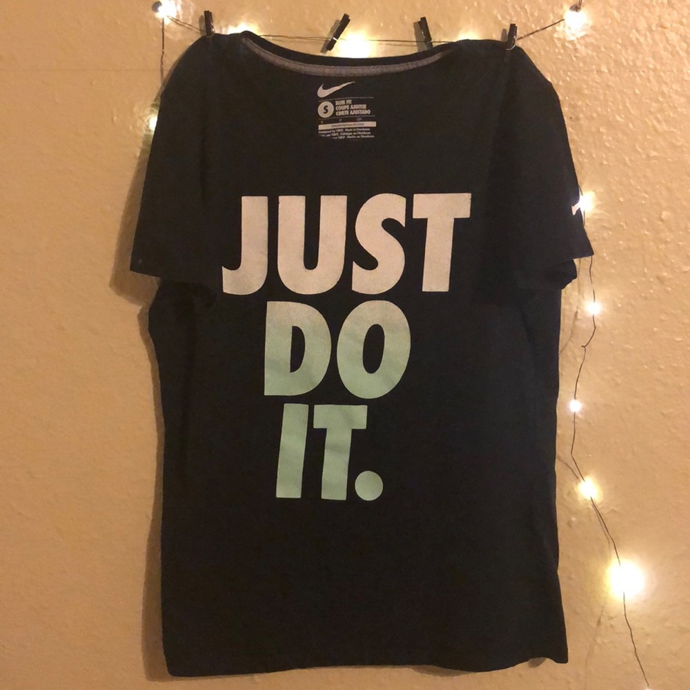 NIKE | Slim Fit Shirt